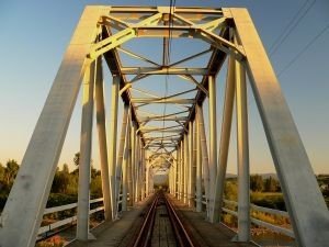 railroad-bridge-885743-m